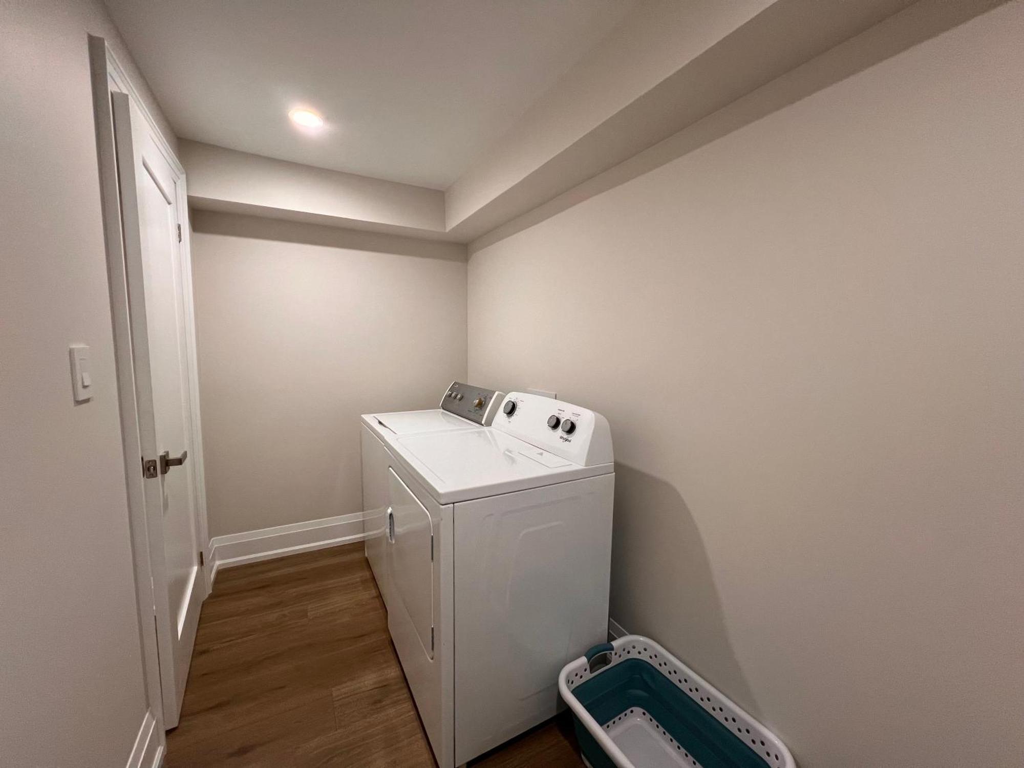 2 Bedroom 1 Parking Basement Unit Richmond Hill Εξωτερικό φωτογραφία