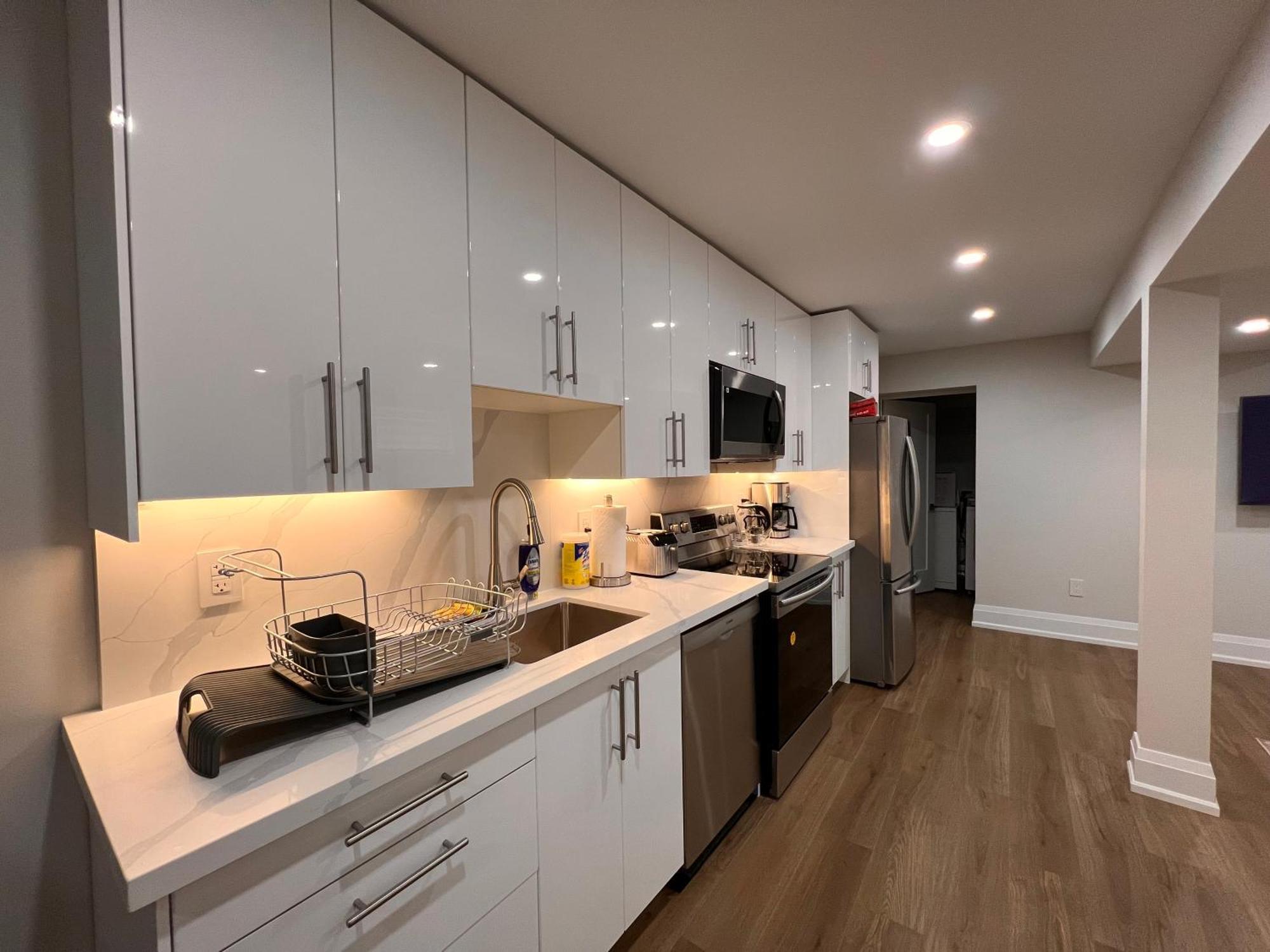 2 Bedroom 1 Parking Basement Unit Richmond Hill Εξωτερικό φωτογραφία