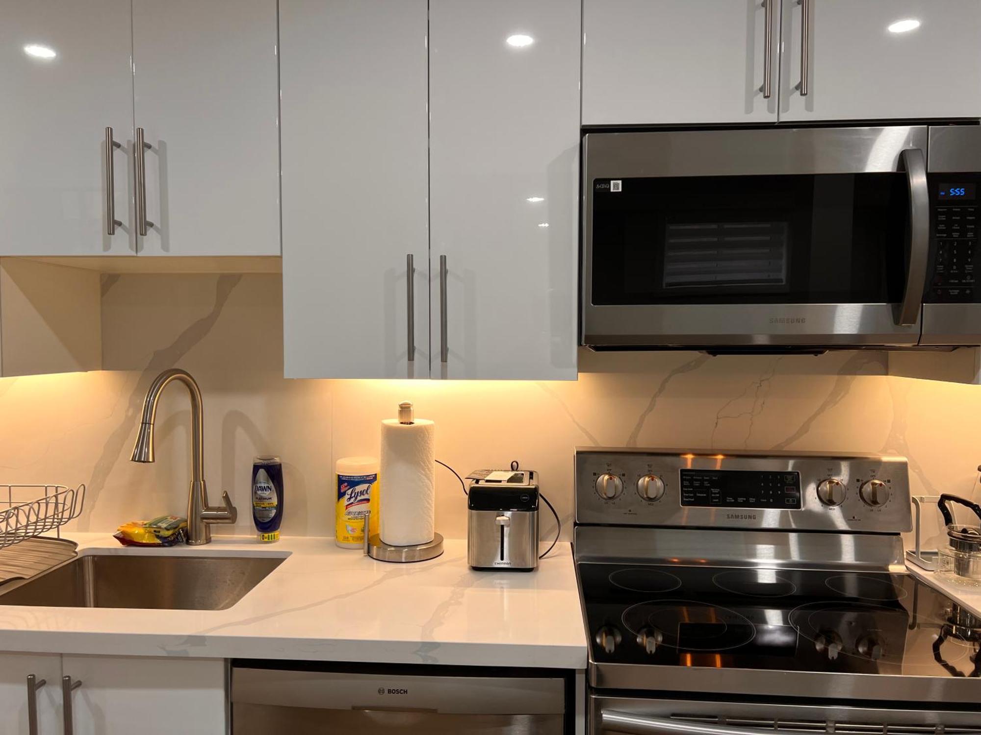 2 Bedroom 1 Parking Basement Unit Richmond Hill Εξωτερικό φωτογραφία